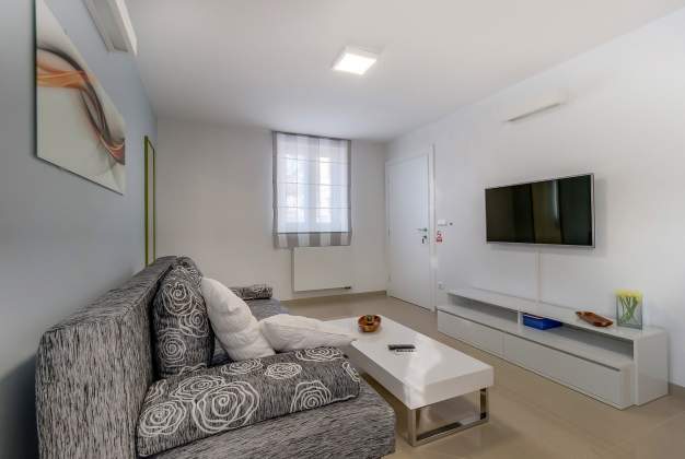 Apartment Ema, modern and elegant, for 2-4 people, Mali Lošinj.