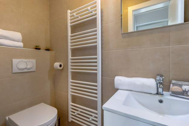 Apartment Ema, modern and elegant, for 2-4 people, Mali Lošinj.