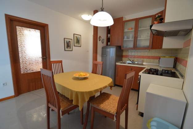 Apartment Bianca 2 relaxation in a perfect location near the sea, Mali Lošinj