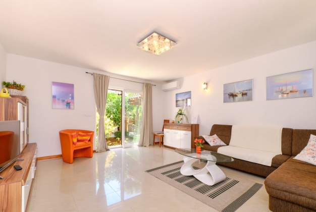 Apartment Bianca 2 relaxation in a perfect location near the sea, Mali Lošinj
