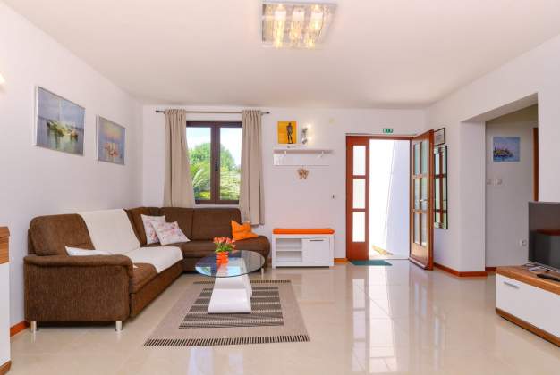 Apartment Bianca 2 relaxation in a perfect location near the sea, Mali Lošinj