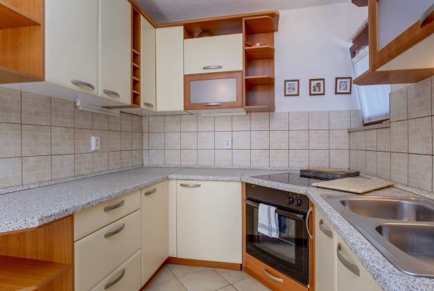 Apartment Blasko 1 - elegant apartment for 4 people in Artatore, Mali Lošinj.