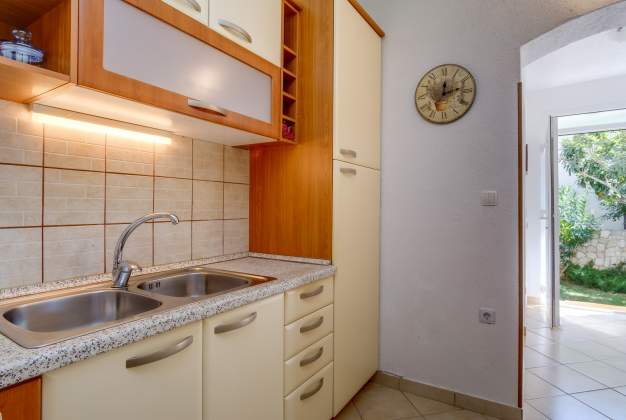 Apartment Blasko 1 - elegant apartment for 4 people in Artatore, Mali Lošinj.