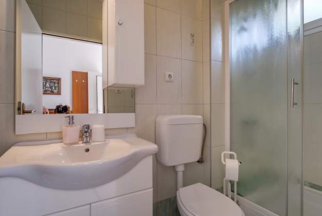Apartment Blasko 1 - elegant apartment for 4 people in Artatore, Mali Lošinj.