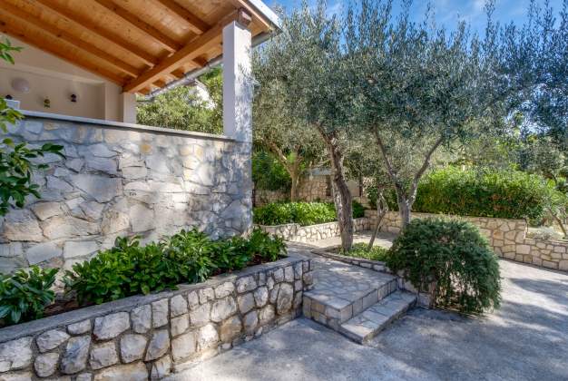 Apartment Blasko 1 - elegant apartment for 4 people in Artatore, Mali Lošinj.