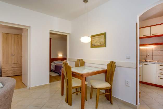 Apartment Blasko 1 - stylish apartment for 4 persons near the sea in Artatore., Mali Lošinj