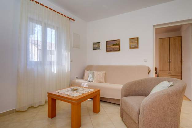 Apartmaji Blasko 1 - eleganten apartma za 4 osebe blizu morja v Artatoreju, Mali Lošinj.