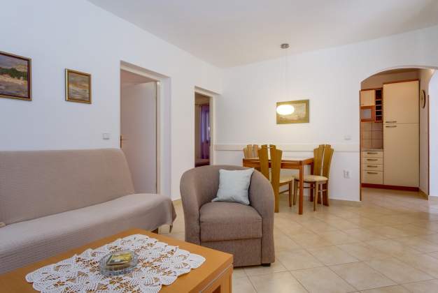 Apartment Blasko 1 - elegant apartment for 4 people in Artatore, Mali Lošinj.