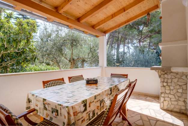 Apartment Blasko 1 - elegant apartment for 4 people in Artatore, Mali Lošinj.