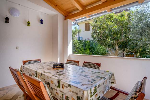 Apartment Blasko 1 - elegant apartment for 4 people in Artatore, Mali Lošinj.