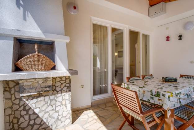 Apartment Blasko 1 - elegant apartment for 4 people in Artatore, Mali Lošinj.