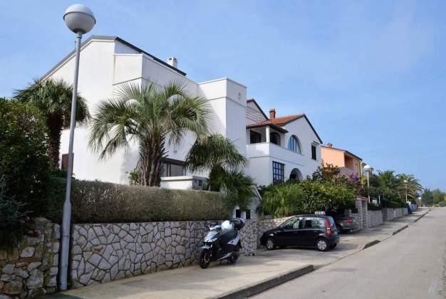 Apartment Blue Ivy 1, Stay for 3 near the beach, Mali Losinj