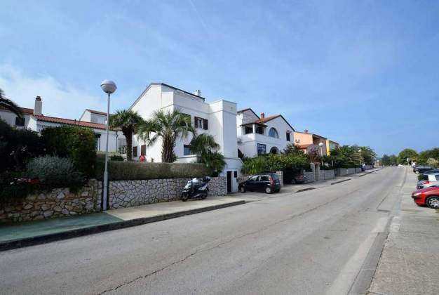 Apartment Blue Ivy 1, Stay for 3 near the beach, Mali Losinj