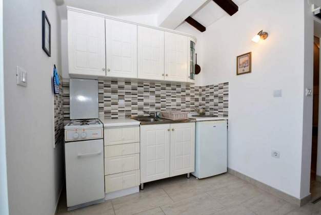 Apartment Blue Ivy 2 - Studio for 2 near the beach, Mali Losinj