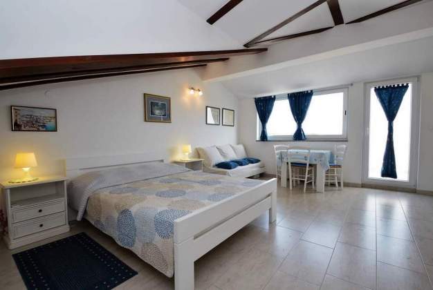 Apartment Blue Ivy 2 - Studio for 2 near the beach, Mali Losinj