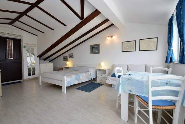 Apartment Blue Ivy 2 - Studio for 2 near the beach, Mali Losinj