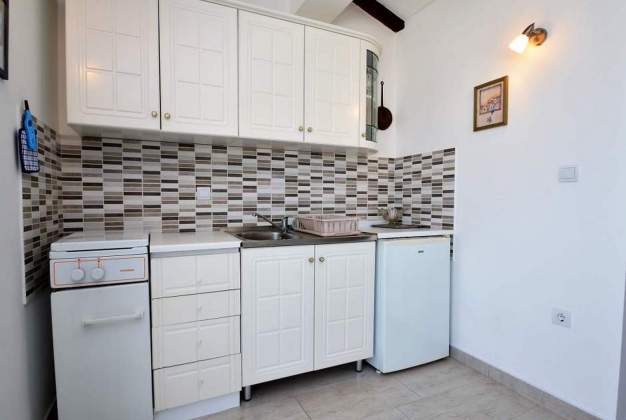 Apartment Blue Ivy 2 - Studio for 2 near the beach, Mali Losinj