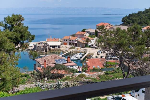 Apartment Branka 1 - Relax by the sea in Mali Losinj