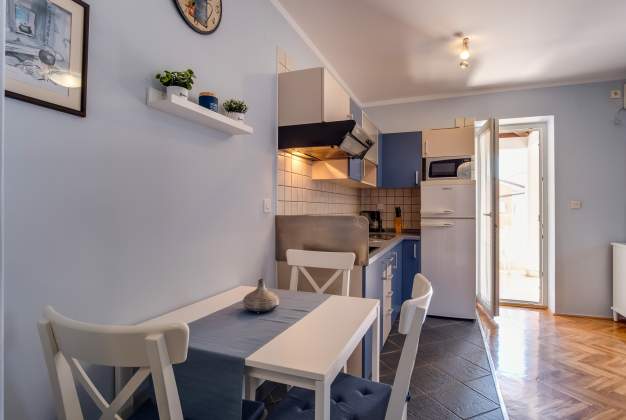 Apartment Branka 3 -Mali Losinj, Croatia