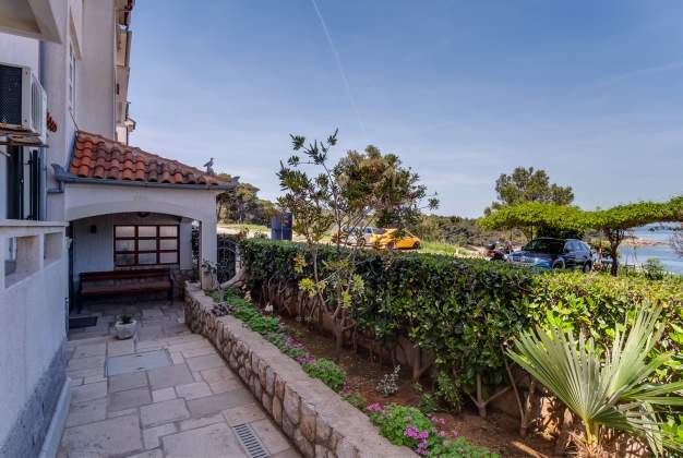 Apartment Branka 3 - Relax by the sea in Mali Lošinj
