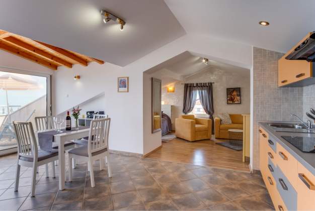Apartment Branka 4 - sea view for two people, Mali Lošinj