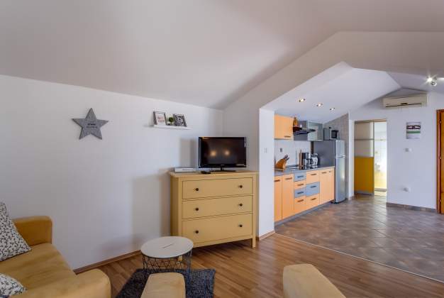 Apartment Branka 4 - sea view for two people, Mali Lošinj