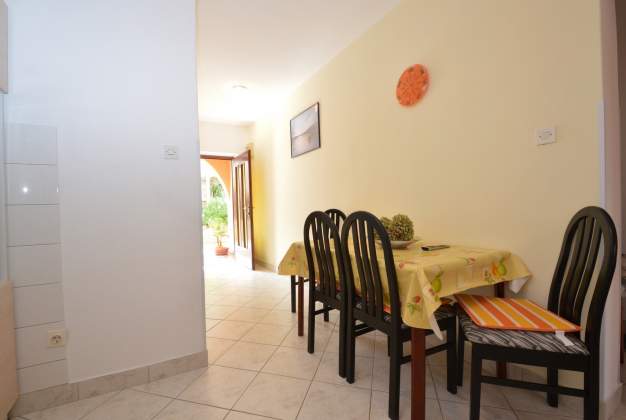 Apartment Brigita 2 in a quiet area of ​​Zagazina for 4 people, Mali Lošinj