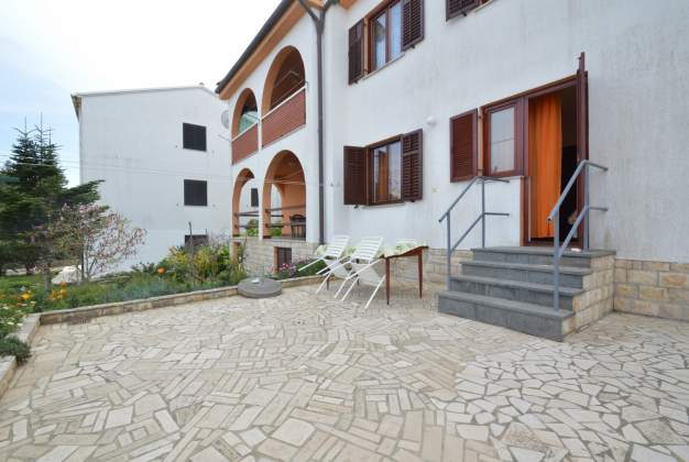Apartment Brigita 2 in a quiet area of ​​Zagazina for 4 people, Mali Lošinj