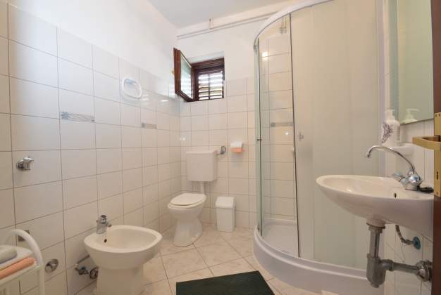 Apartment Brigita 2 in a quiet area of ​​Zagazina for 4 people, Mali Lošinj