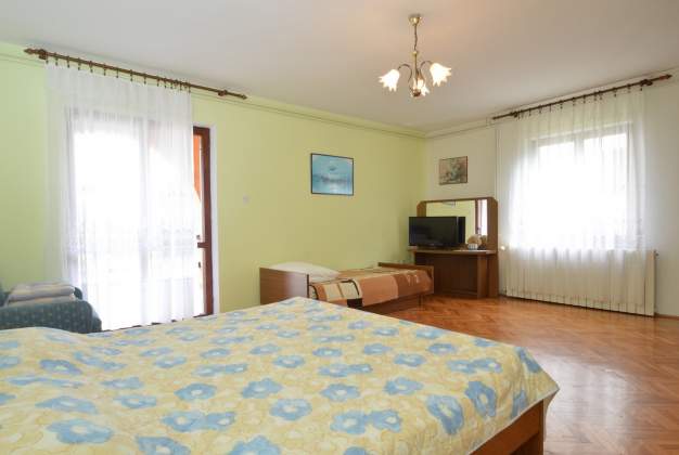 Apartment  Brigita 3 enjoy the peaceful ambiance for 3 people Mali Lošinj, Croatia.