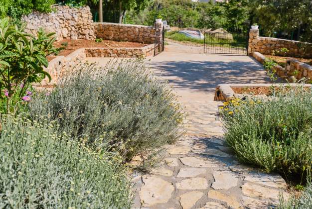 Country House Ćunski – Spacious holiday home with terrace, Mali Lošinj