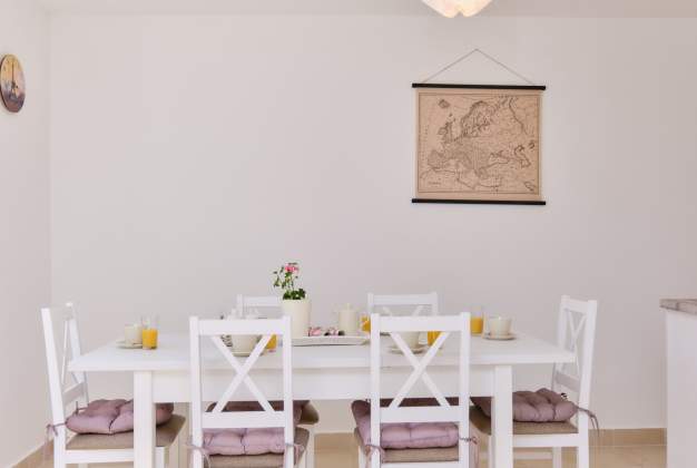 Country House Ćunski – Spacious holiday home with terrace, Mali Lošinj