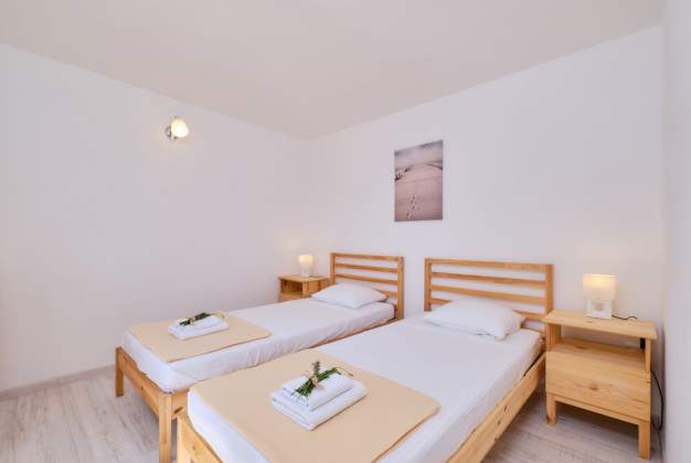 Country House Ćunski – Spacious holiday home with terrace, Mali Lošinj
