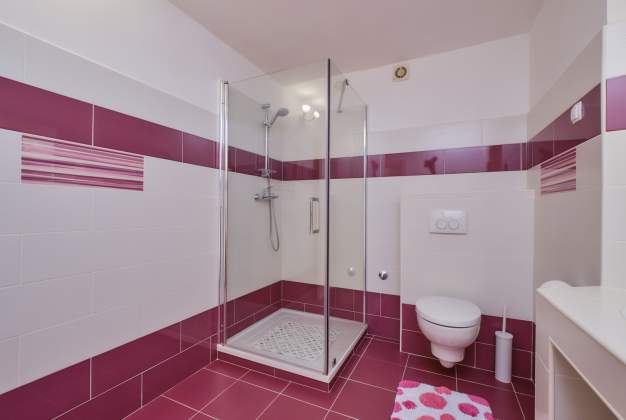 Country House Ćunski – Spacious holiday home with terrace, Mali Lošinj