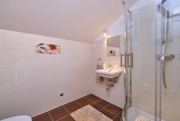 Country House Ćunski – Spacious holiday home with terrace, Mali Lošinj