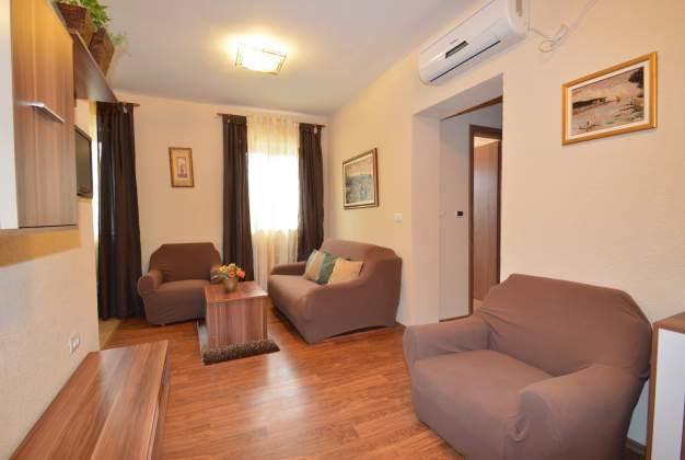 Ferienwohnungen Christian 1, Geräumig & strandnah, Mali Losinj