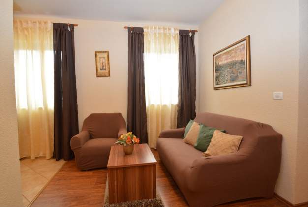 Ferienwohnungen Christian 1, Geräumig & strandnah, Mali Losinj
