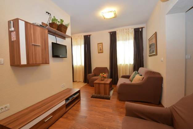 Ferienwohnungen Christian 1, Geräumig & strandnah, Mali Losinj