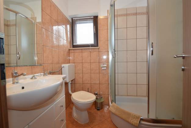 Ferienwohnungen Christian 1, Geräumig & strandnah, Mali Losinj