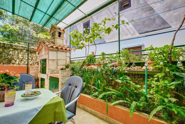 Apartment Cilka 1, Accommodation for 2 people, close to the beach, Mali Losinj