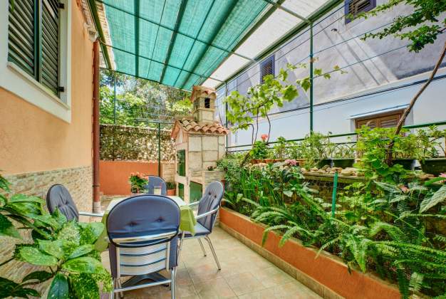 Apartment Cilka 1, Accommodation for 2 people, close to the beach, Mali Losinj