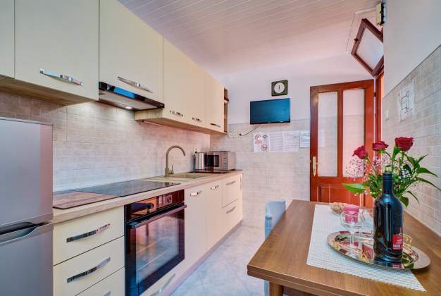 Apartment Cilka 1, Accommodation for 2 people, close to the beach, Mali Losinj