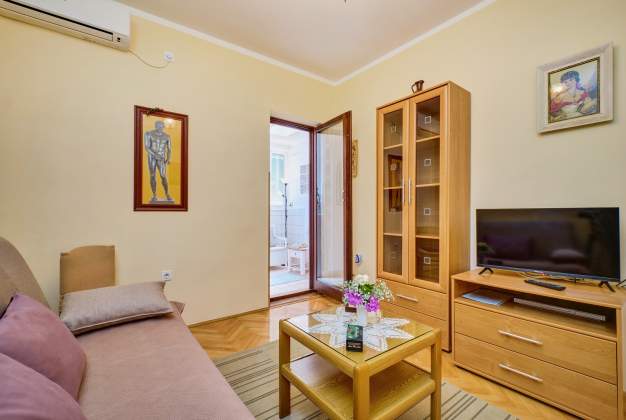 Apartment Cilka 1, Accommodation for 2 people, close to the beach, Mali Losinj