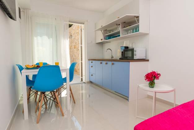 Apartment Blue Wave modern apartment near Čikat, Mali Lošinj