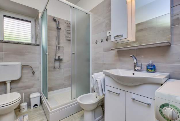 Newly renovated apartment Dani 1, for three people with a balcony near the beach - Mali Lošinj, Croa
