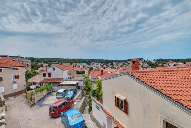 Newly renovated apartment Dani 1, for three people with a balcony near the beach - Mali Lošinj, Croa