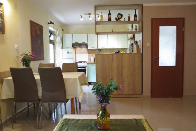 Apartman  Davorka 2, za dvije osobe blizu mora na Poljani - Mali Lošinj, Hrvatska