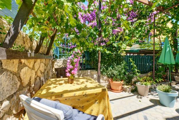 Apartment Deja 1 - Ideal for 3 people, near Čikat - Mali Lošinj, Croatia