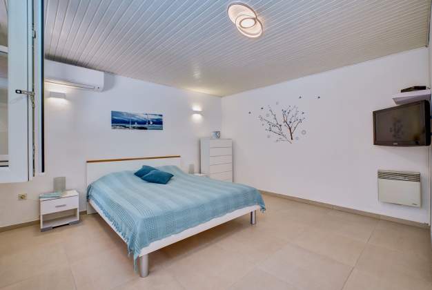 Studio Apartment Deja 3 - Terrace for 2, near Čikat - Mali Losinj, Croatia