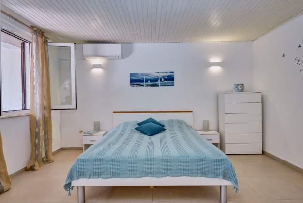 Studio Apartment Deja 3 - Terrace for 2, near Čikat - Mali Losinj, Croatia